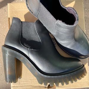 Dr. Martens Hurston boot